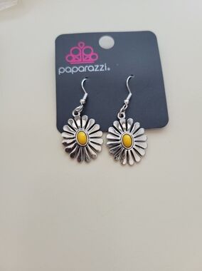 Paparazzi Silver Daisy Earrings with Yellow Center